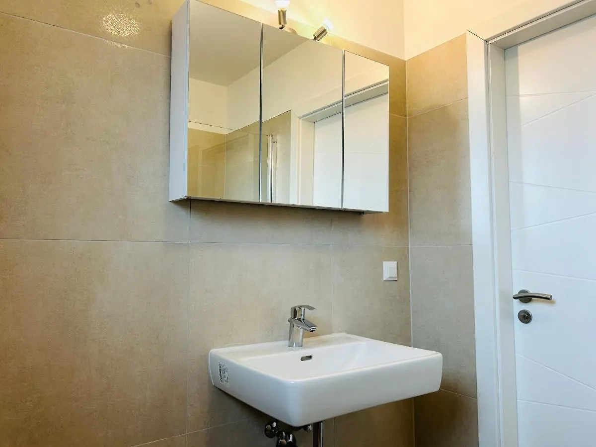 Modern - Free Parking - Balcony Apartment Vienna